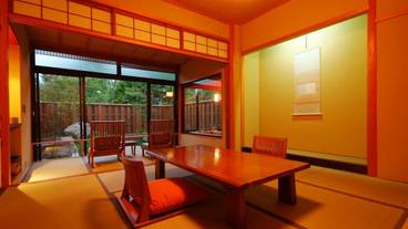 1階和室 坪庭の眺望 / 2