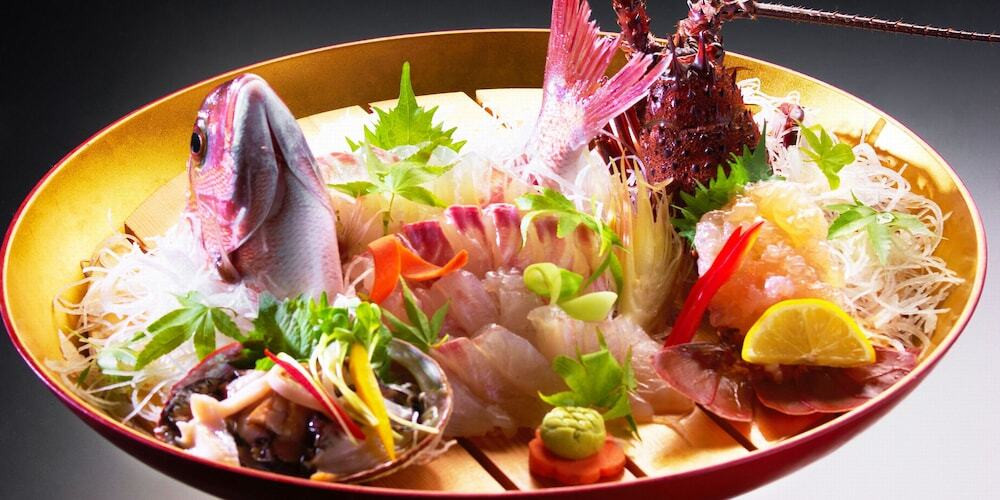夕食：お造り盛り合わせ一例