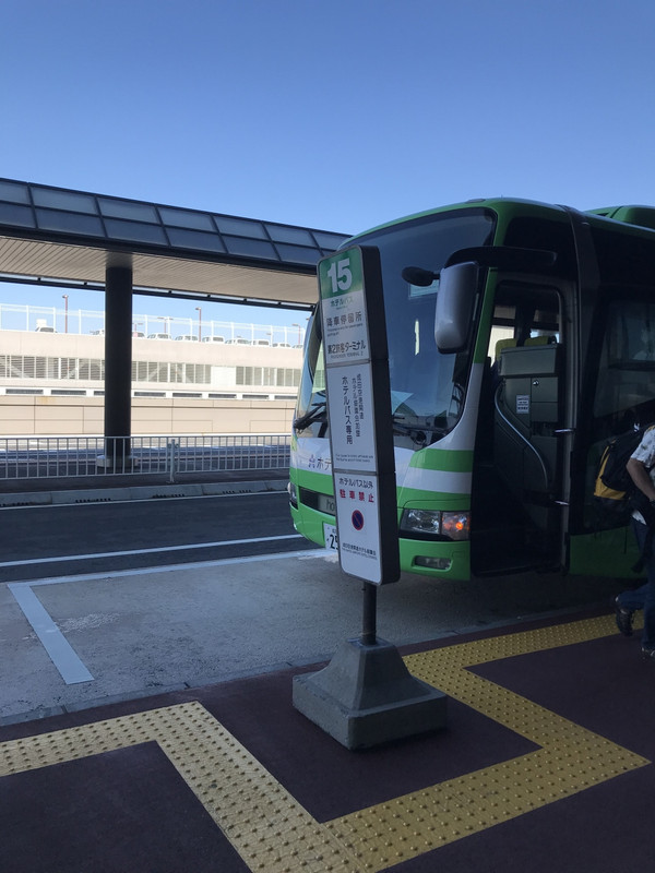 シャトルバス・