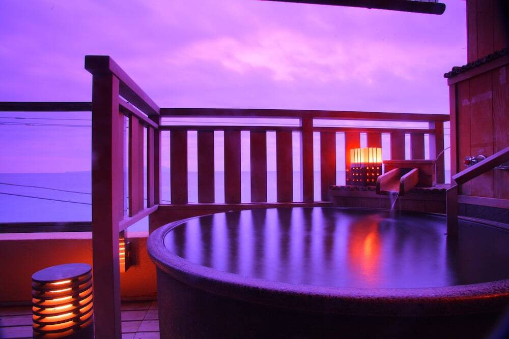 海一望露天風呂付客室/陶器風呂