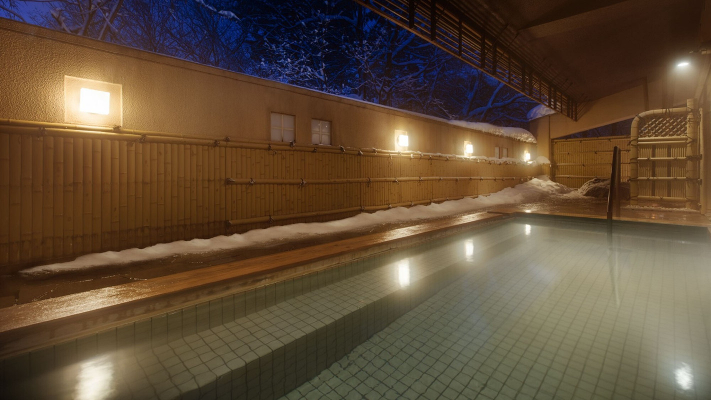 温泉大浴場 夜の露天風呂