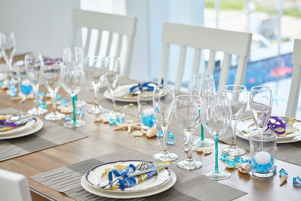 客室内のダイニングエリア