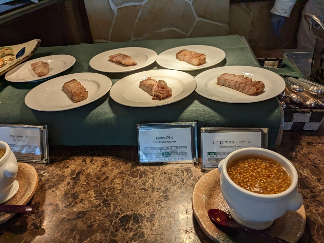 島豚のグリル・お肉柔らかくて美味しかったわ。