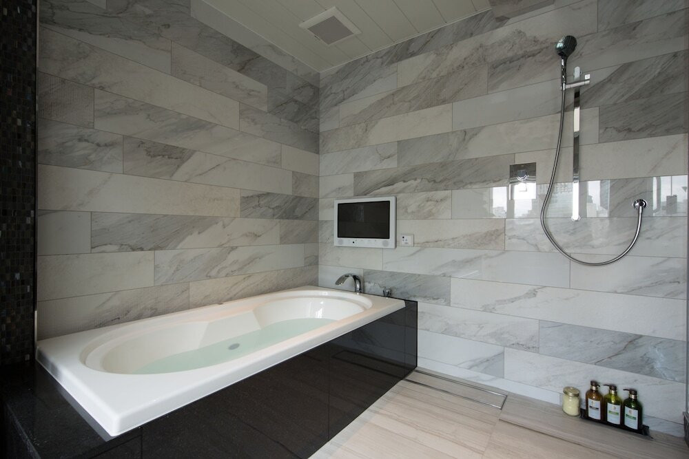 バスルームのシャワー