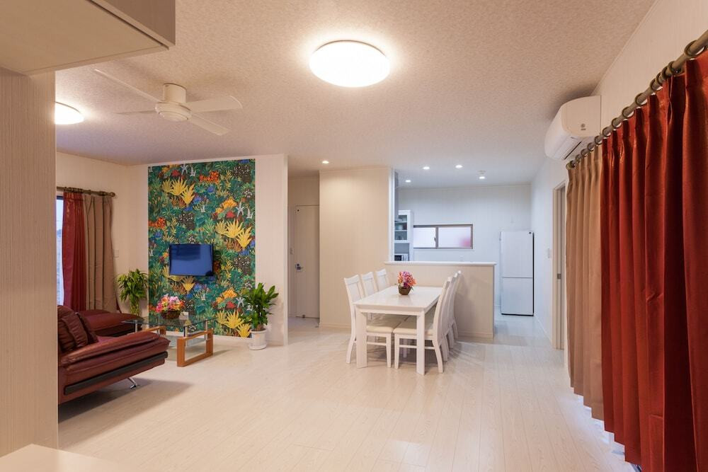 客室内のダイニングエリア