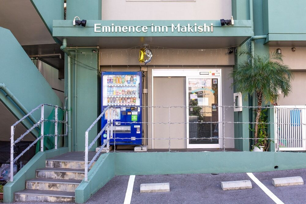 施設の正面