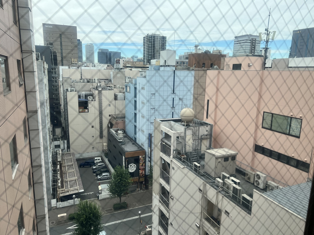 カーテンは明けれません