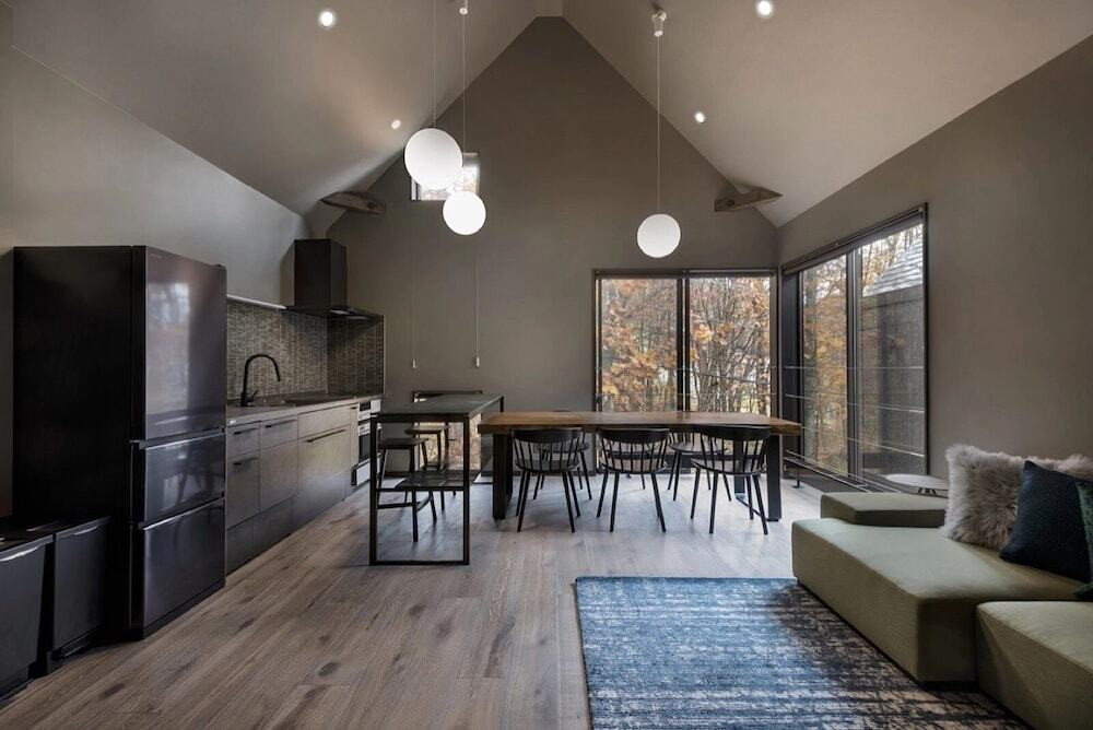 客室内のダイニングエリア