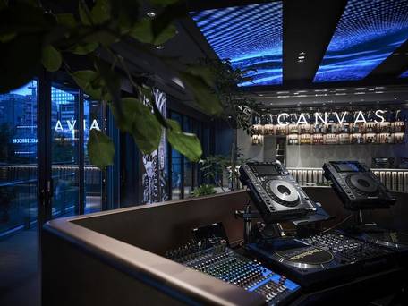 ザ ロイヤルパーク キャンバス 銀座コリドー / 1