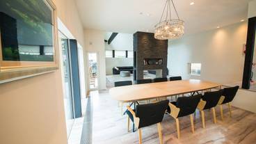 客室内のダイニングエリア / 10