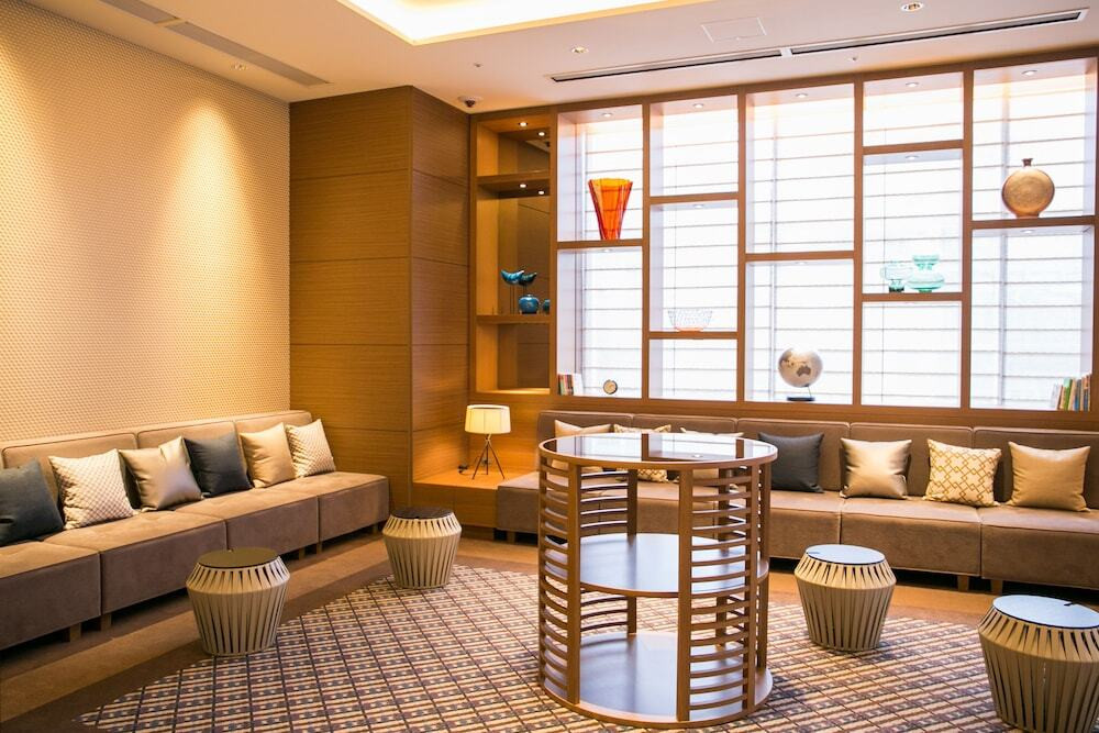 ロビーラウンジ