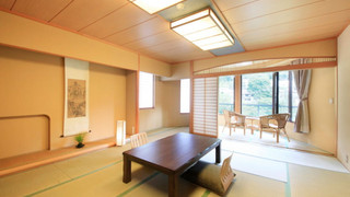 【利根川を望むお部屋】和室15畳（バス・トイレ付）
