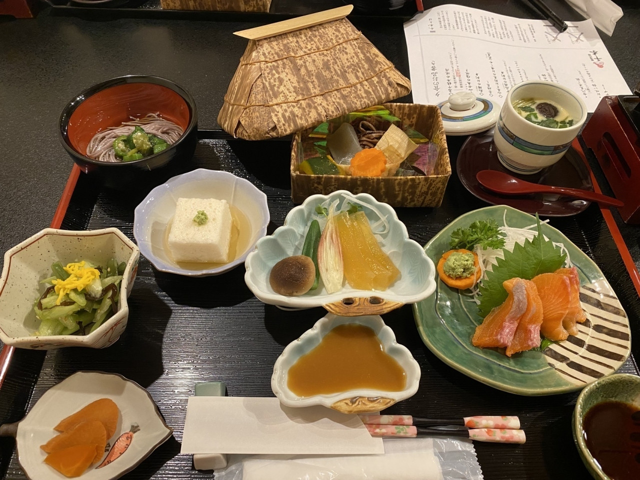 素朴ながらここでしか味わえない料理を堪能4023239