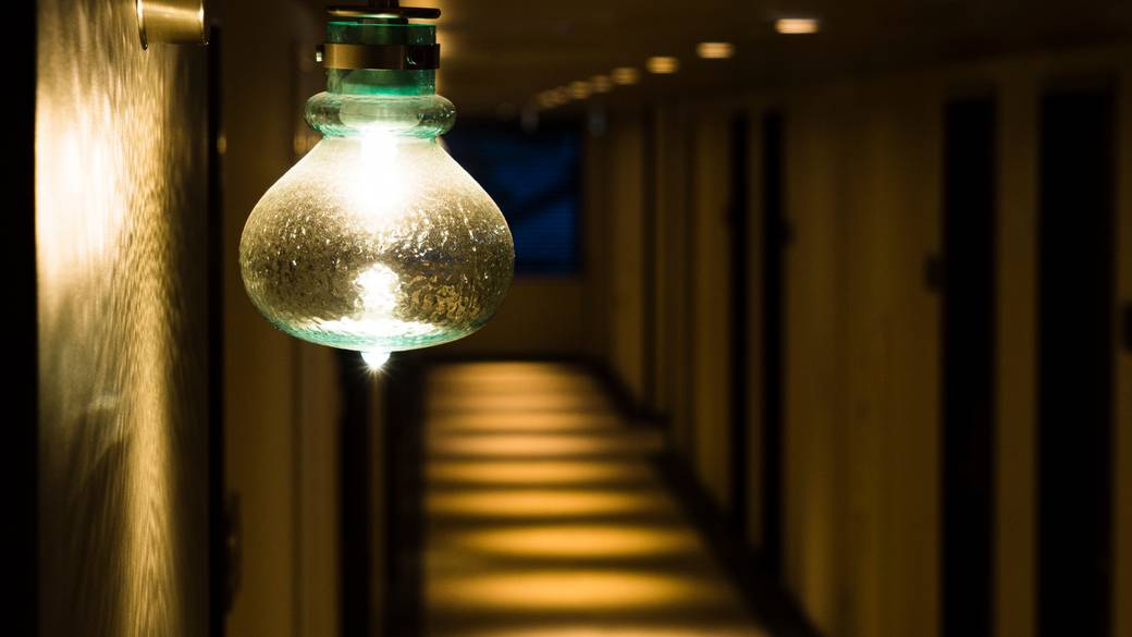 廊下のライト / 3