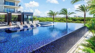 インフィニティ プール / 9