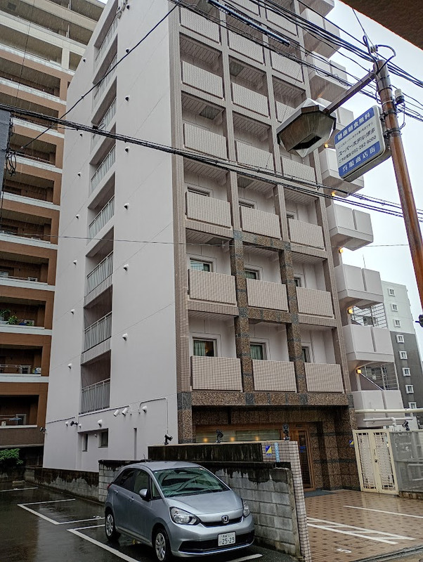 大通りからはちょっと奥まっています