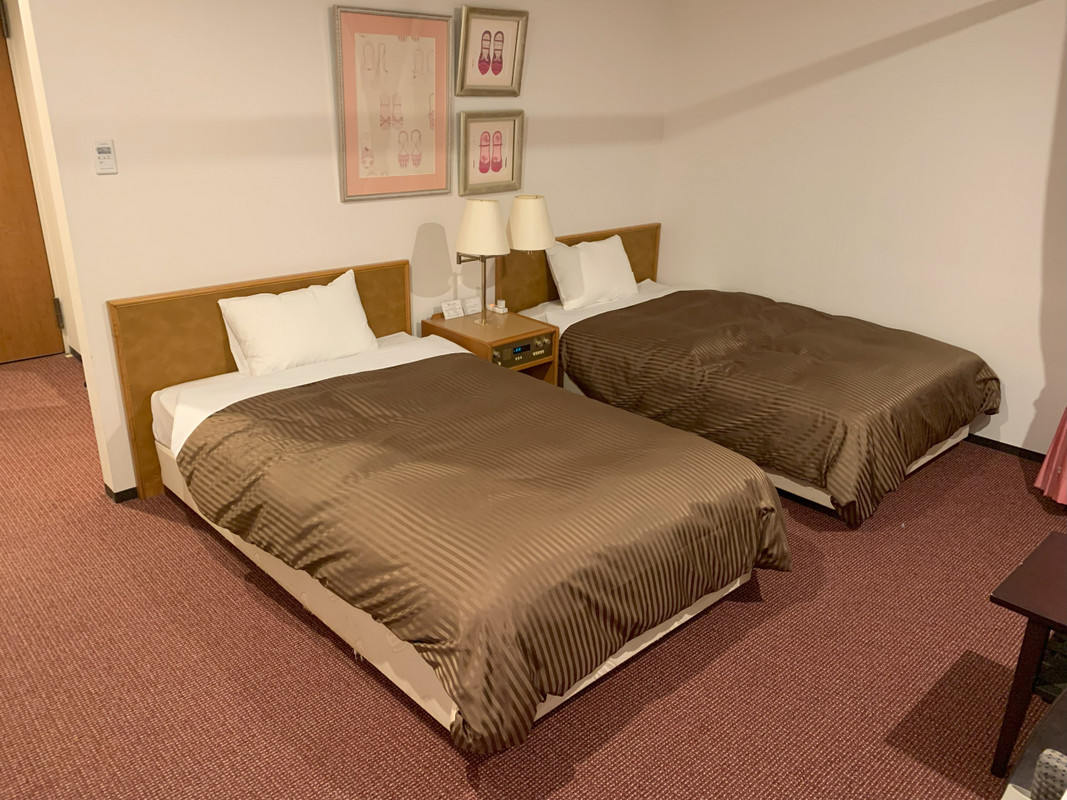 部屋は広いです