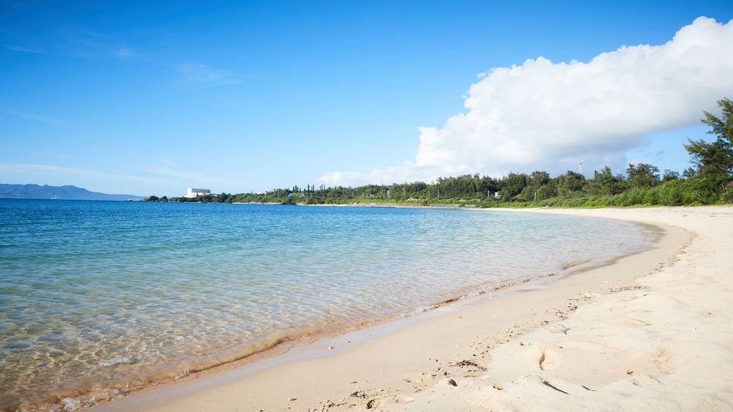 ホテル敷地内から徒歩約5分の海 / 1