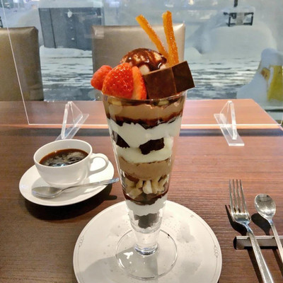 「ノーザンテラスダイナー」でショコラパフェセット1,350円 / 1