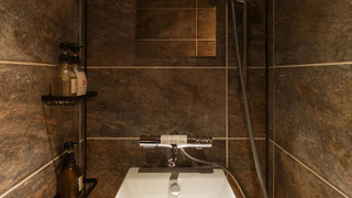 シャワーブース付和室8畳