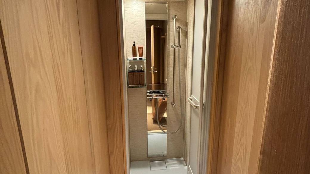 シャワールーム / 3