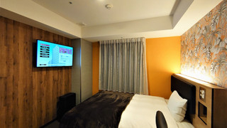 ダブルルーム ダブルベッド 1 台 喫煙可