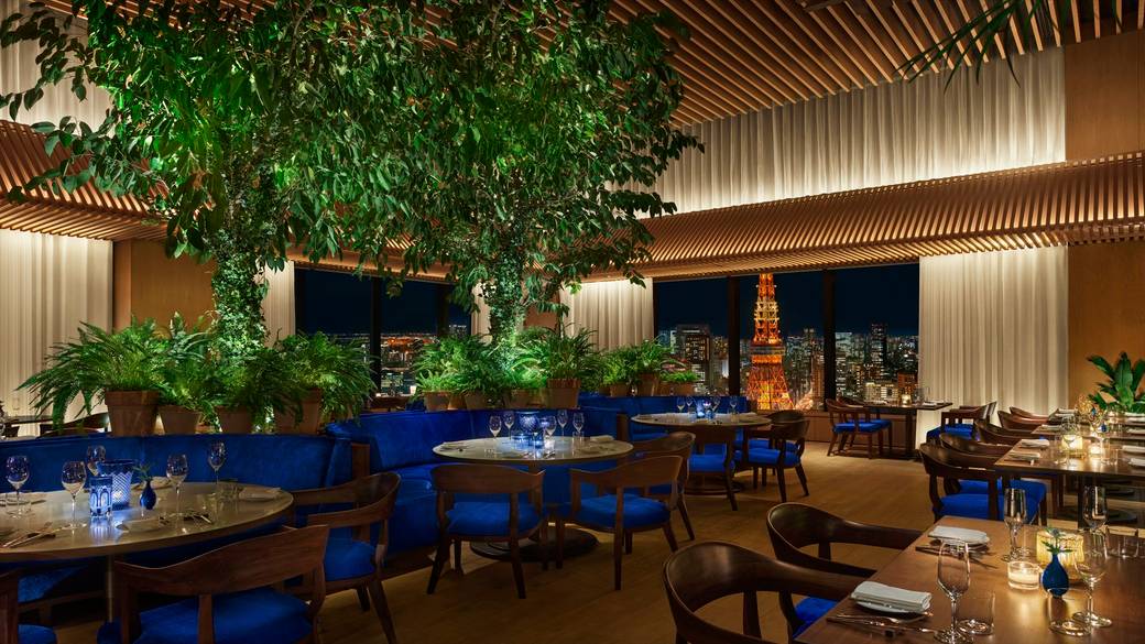 The Blue Roomで
美しいコース料理を / 1