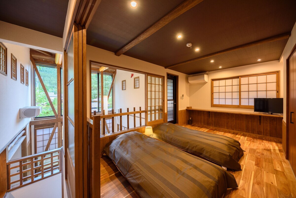 プライベートなスパ付き!?メゾネットの離れで露天風呂もお部屋食も満喫3931957