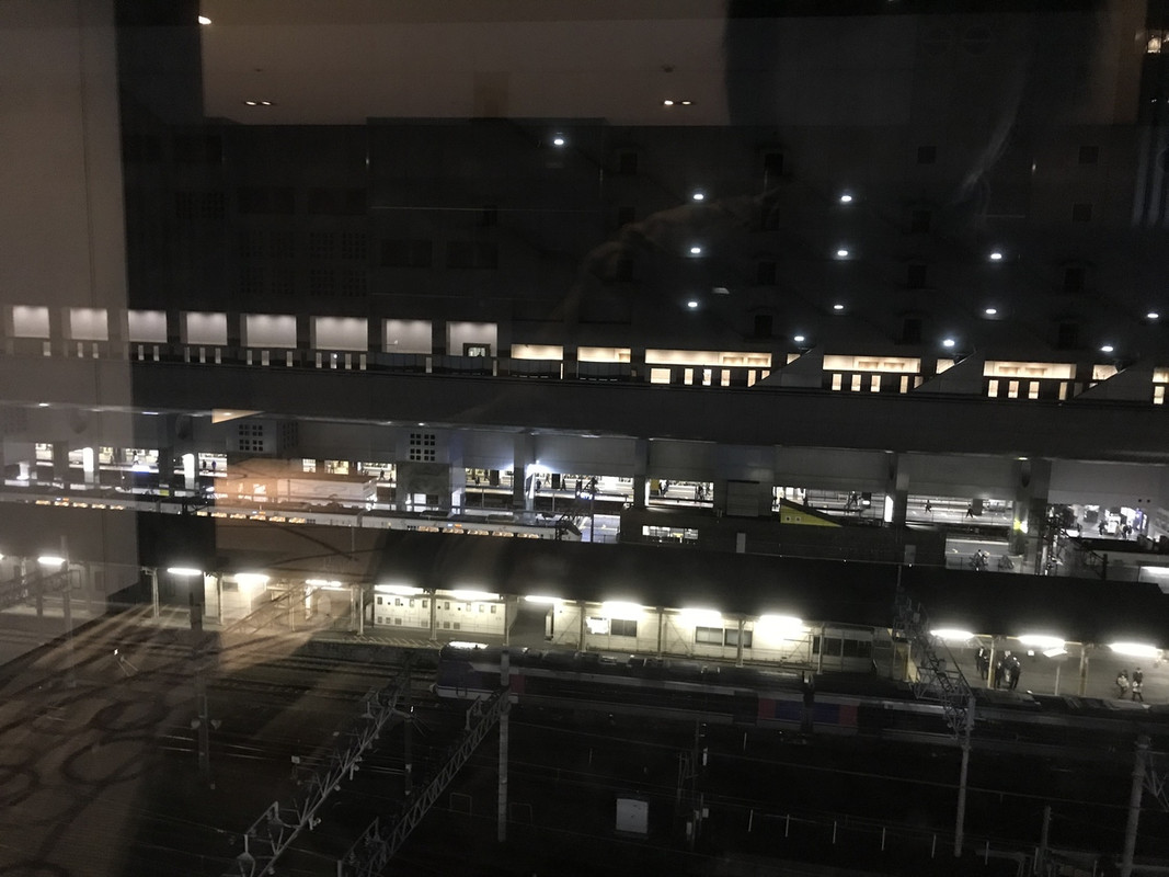 部屋からは京都駅・・線路が見えます。