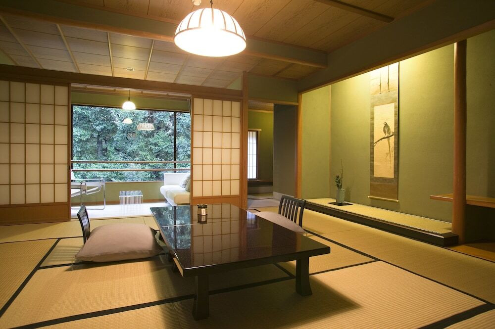 歴史的芸術作品に五感が震える高級老舗宿3907030