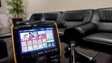 カラオケ ルーム / 4