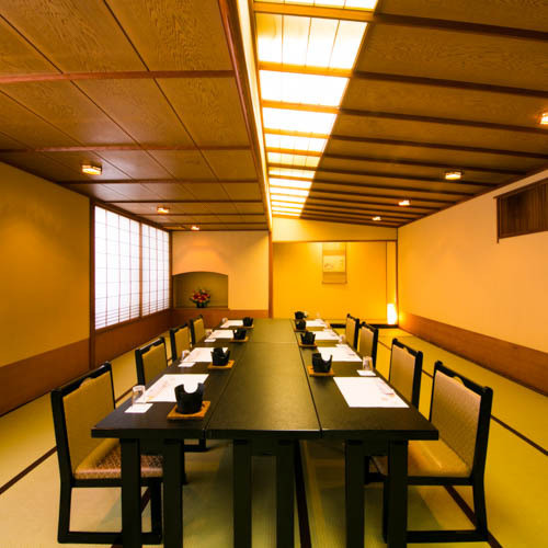 個室食事処一例