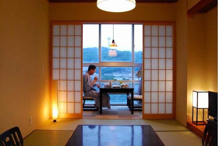 海を眺めながらいただく呼子のイカの活き造り4760218