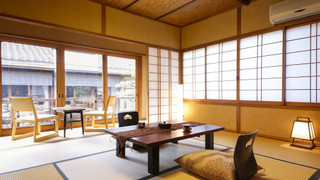 Economy (with toilet)