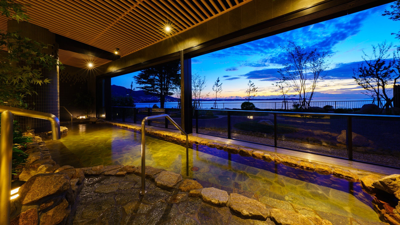 別府湾の潮風を感じる湯浴みとバイキングにほっこり3656568