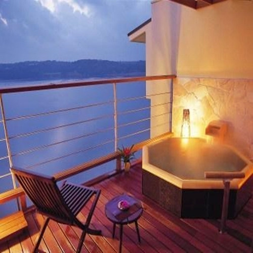 客室露天風呂 夜