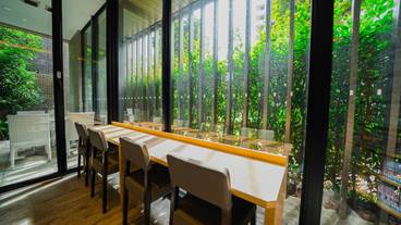 ロビーラウンジ / 8