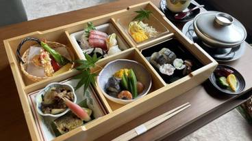 食事・飲み物 / 15