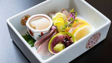 食事・飲み物 / 4