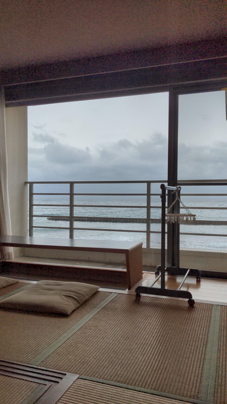 海の見える掘りごたつ式カウンター