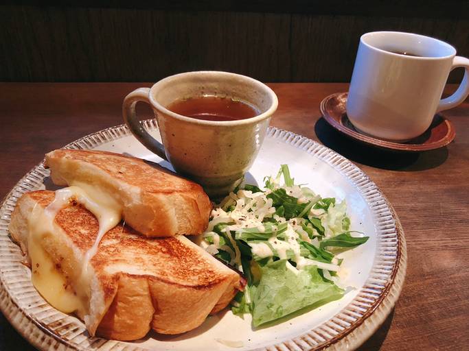 カフェ「Timuny.」で
のんびりティータイム / 2