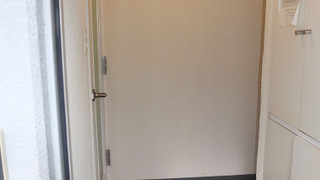 スタンダードダブルルーム　共用バスルーム・トイレ付