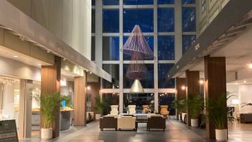 暖炉ラウンジ(夜) / 10