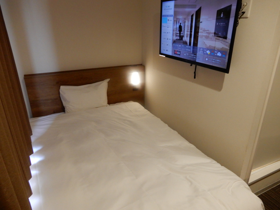 部屋はちょっと特徴があって不便な作りです