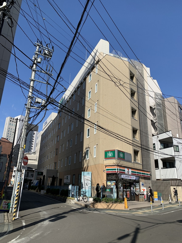 一階にコンビニがあります