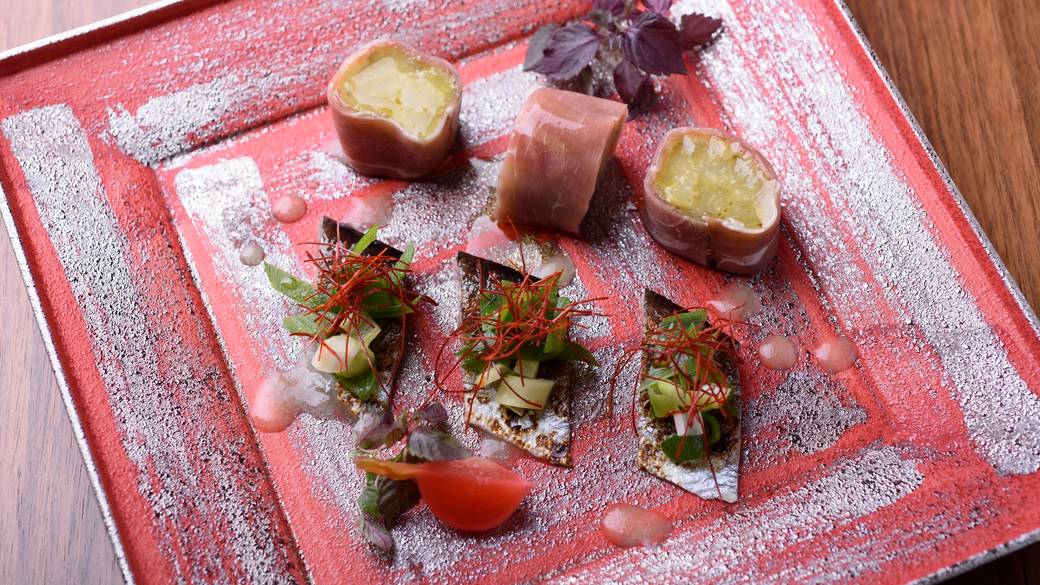 熱海を味わう
美食のエンタメに浸る / 3
