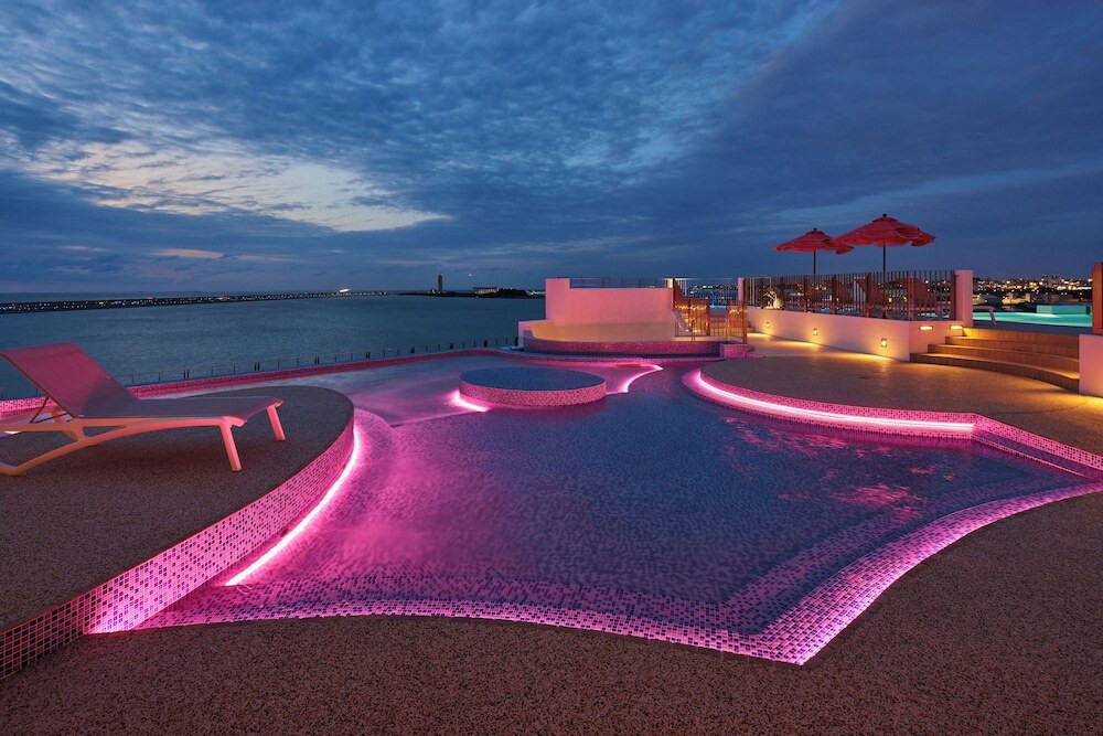 屋内 / 屋外プール