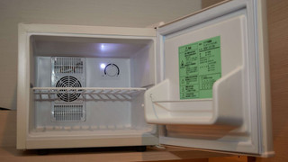 キャビン A (2名専用・男女共同フロア・共同シャワートイレ)