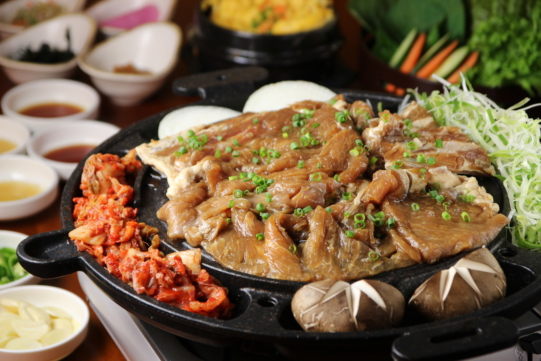 「韓国家庭料理 鐘路本家」料理 9947 骨付き豚カルビ