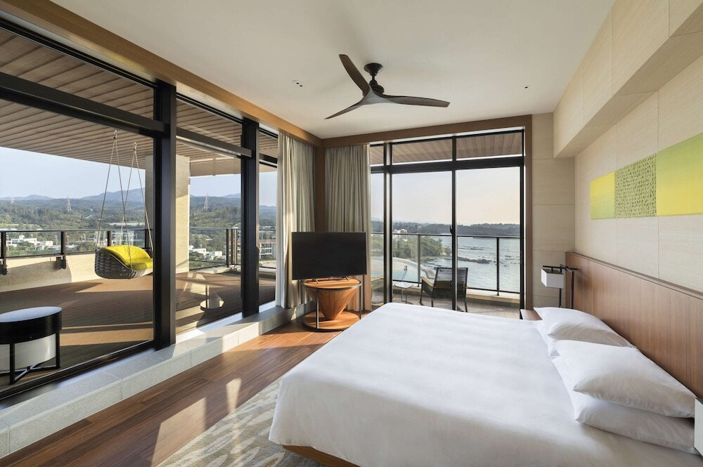 4.ハイアットリージェンシー瀬良垣アイランド4248901